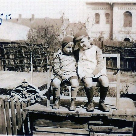 Do ,,Historii społeczności" - Historia synagogi w Trzemesznie