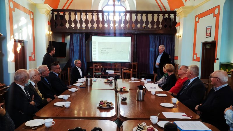 Do "Projekty społeczne i edukacyjne » Projekt odnowienia cmentarza żydowskiego w Trzemesznie"